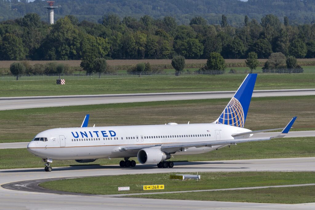 Unaccompanied-Minor-on-United-Airlines